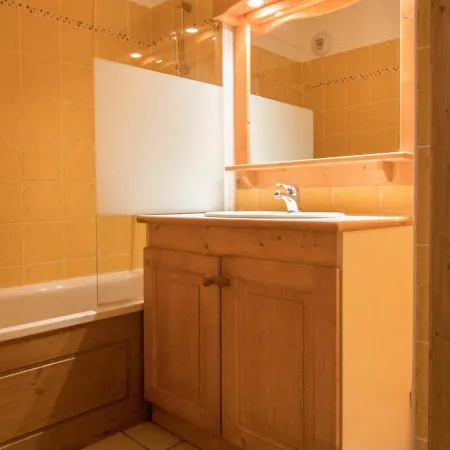 Apartment Cosy Au Pied Des Pistes - 6 Pers, 40m², Terrasse, Parking, Proche Commerces Et Services - Fr-1-508-13 *
